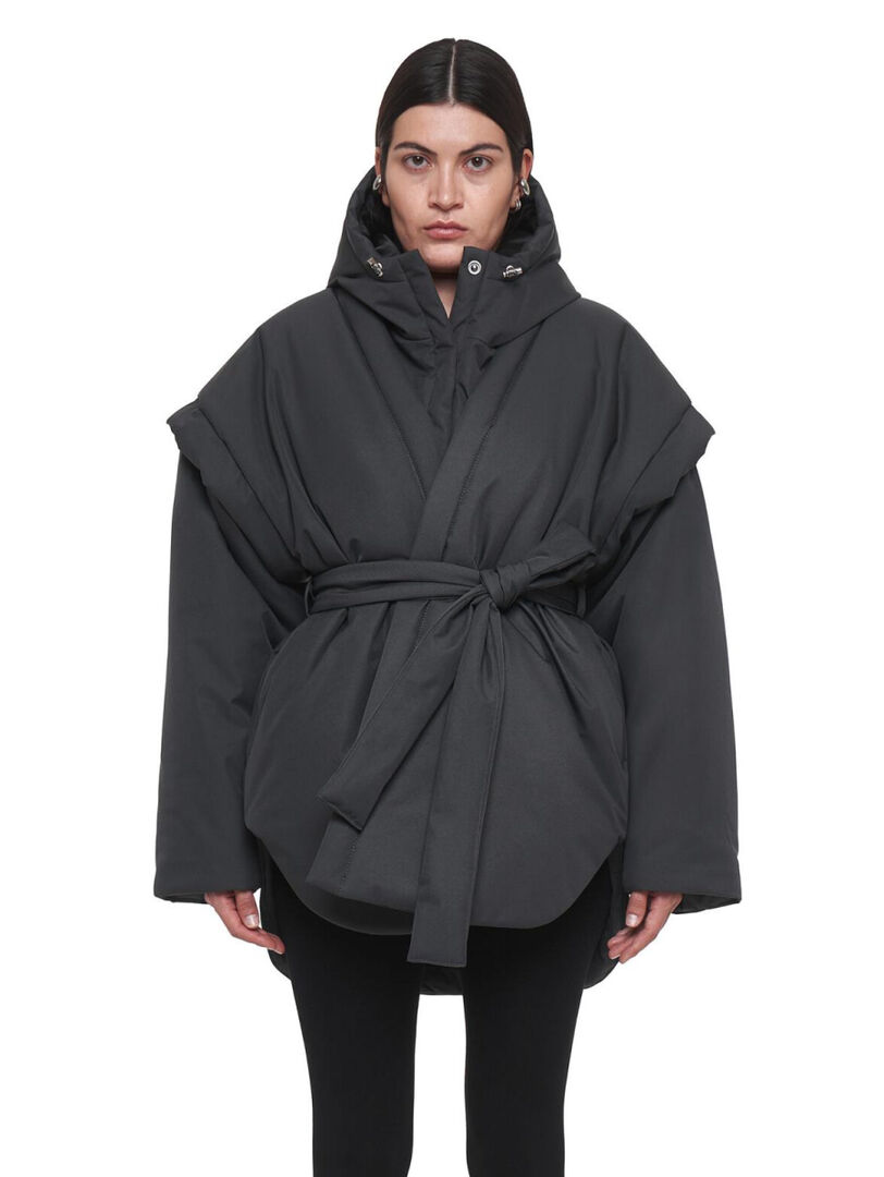 Кимоно (фото: бренд CAPPAREL.21est)