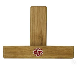 Подставка деревянная под икону - с крестообразным орнаментом