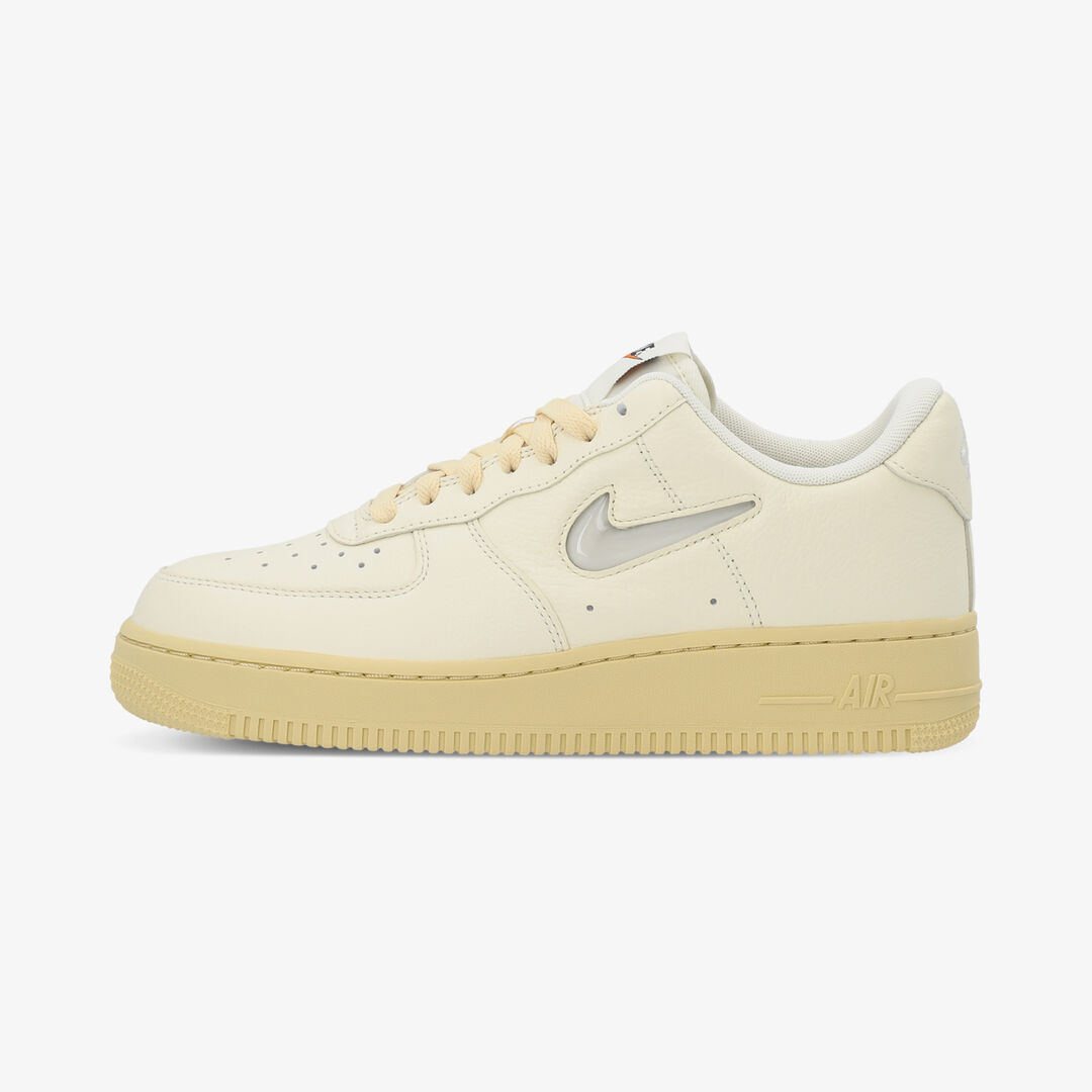 Женские кеды Nike Air Force 1 '07, Бежевый Nike DO9456N06-100 фото 1