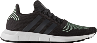 Кроссовки Adidas Swift Run 'Black', черный